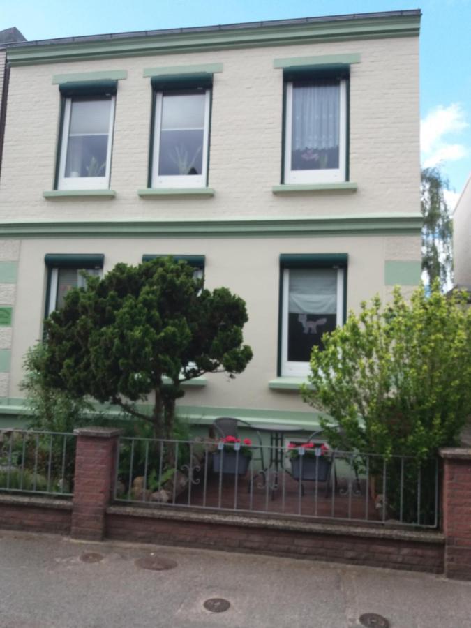 Bine Apartment *